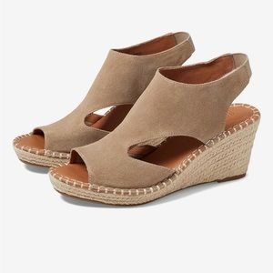 Gentle Souls by Kenneth Cole
Women's Cody Slingback Espadrille Wedge Sandals